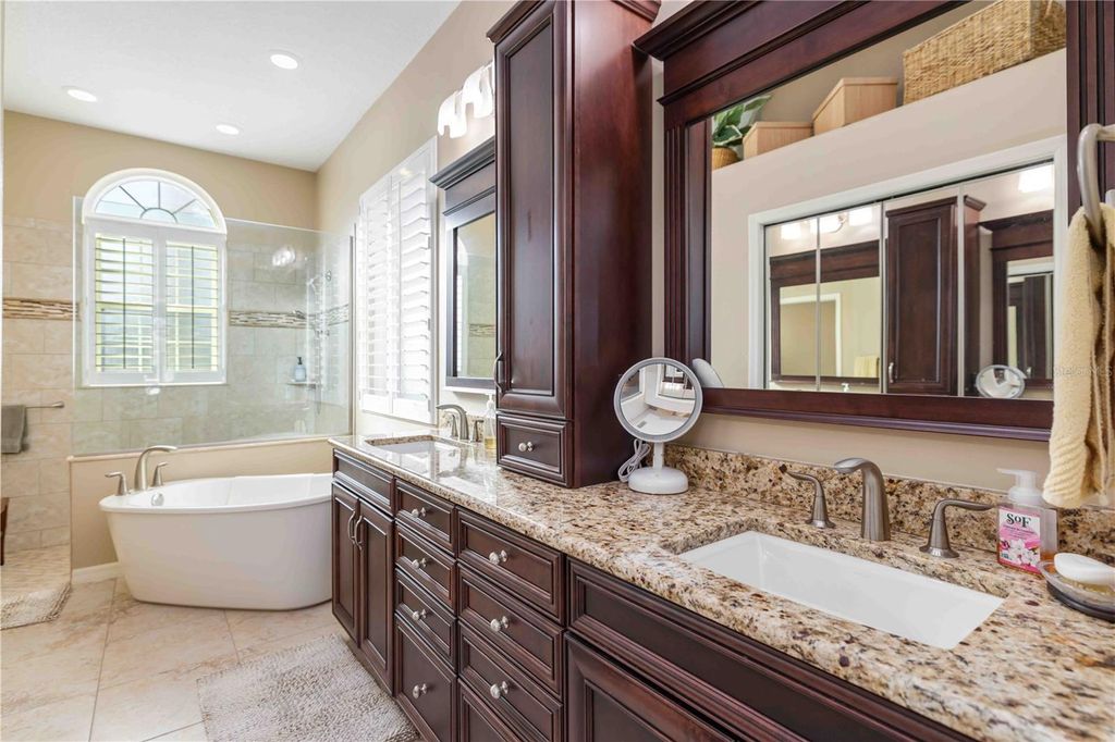 Image 18 of property listing at 204 AMERICAS CUP BOULEVARD, Bradenton, FL 34208