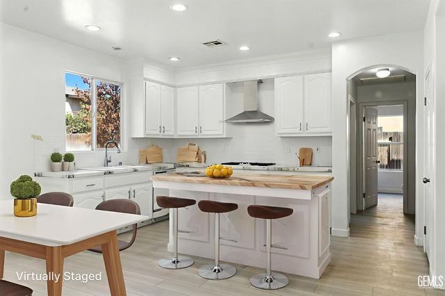 14616 Tralee Drive, Bakersfield, CA 93314