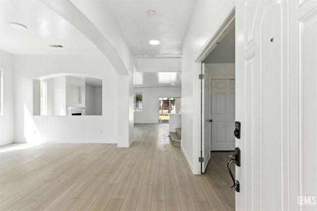 14616 Tralee Drive, Bakersfield, CA 93314