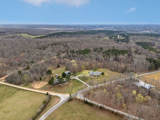 154 Barnesville Rd, Summertown, TN 38483