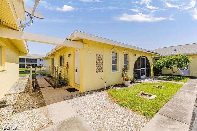 1245 SE 8th ST 103, Cape Coral, FL 33990