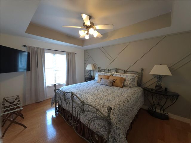 3574 Link Valley Drive, Houston, TX 77025