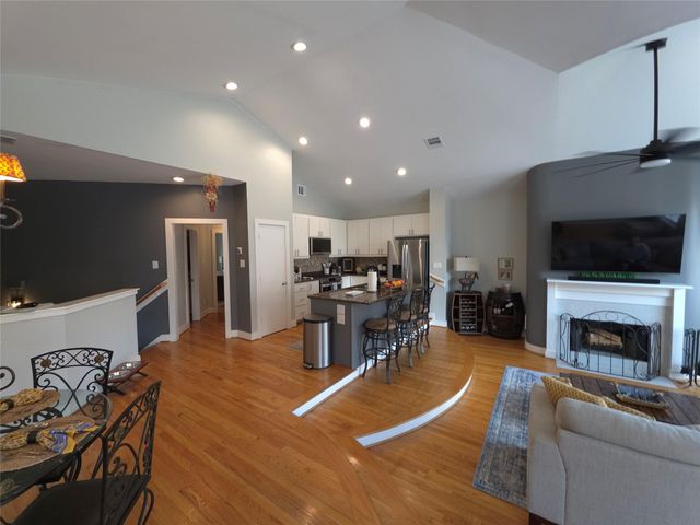 3574 Link Valley Drive, Houston, TX 77025