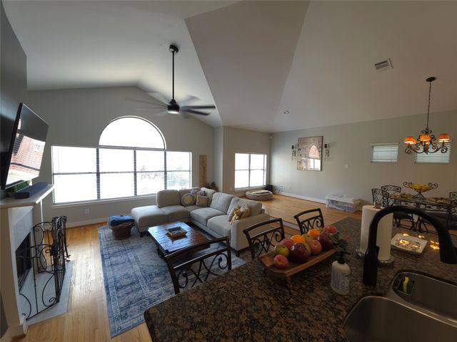 3574 Link Valley Drive, Houston, TX 77025