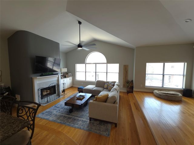 3574 Link Valley Drive, Houston, TX 77025