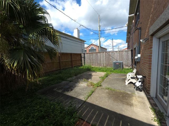 3574 Link Valley Drive, Houston, TX 77025