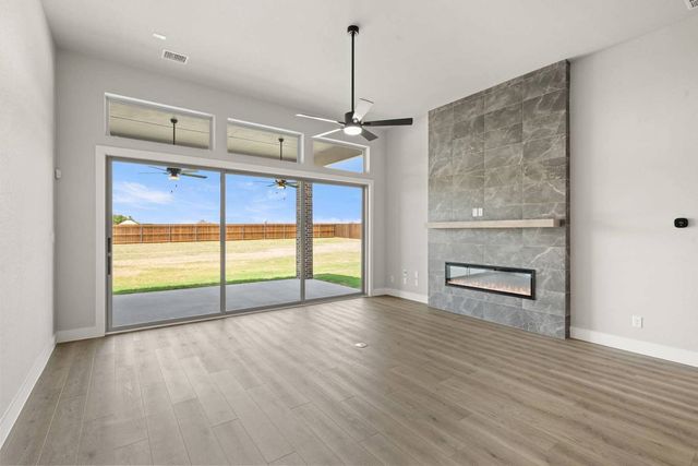 221 Penrose Drive, Ovilla, TX 75154