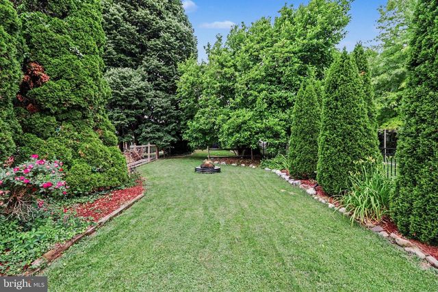 226 E KING ST, Shippensburg, PA 17257