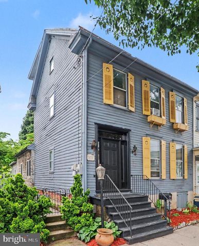 226 E KING ST, Shippensburg, PA 17257