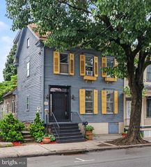 226 E KING ST, Shippensburg, PA 17257