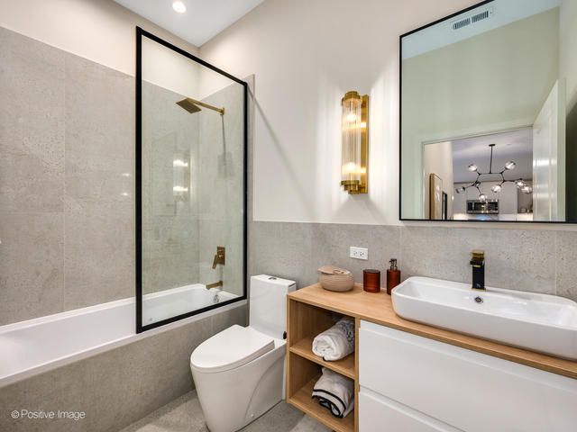 11 W Prospect Avenue 405, Mount Prospect, IL 60056