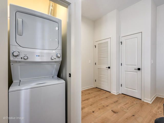 11 W Prospect Avenue 405, Mount Prospect, IL 60056