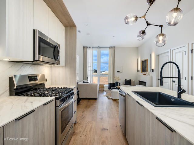 11 W Prospect Avenue 405, Mount Prospect, IL 60056