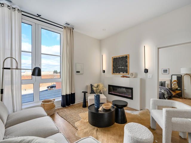 11 W Prospect Avenue 405, Mount Prospect, IL 60056