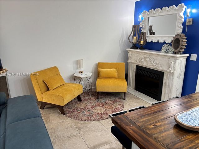 1401 SW 134th Way 212C, Pembroke Pines, FL 33027
