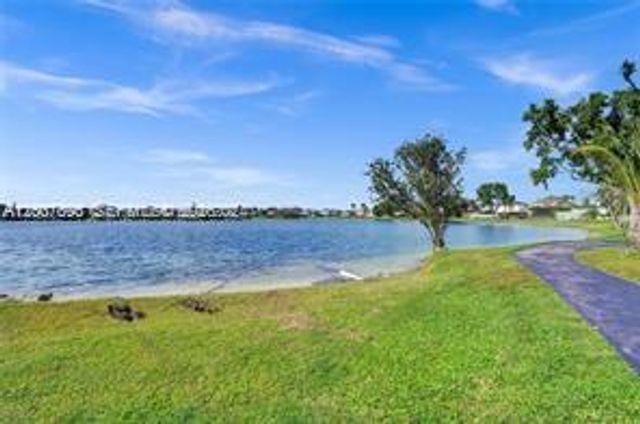 1401 SW 134th Way 212C, Pembroke Pines, FL 33027