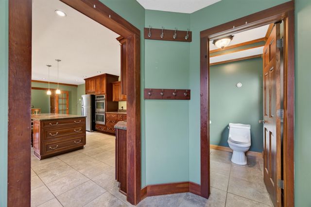 1498 Hazelwood Street, Saint Paul, MN 55106