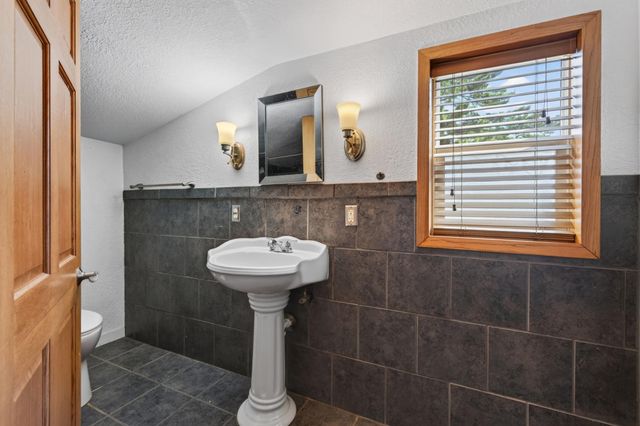 1498 Hazelwood Street, Saint Paul, MN 55106