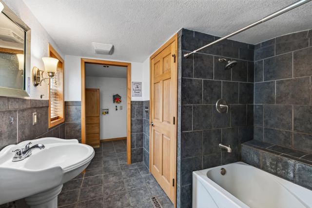 1498 Hazelwood Street, Saint Paul, MN 55106