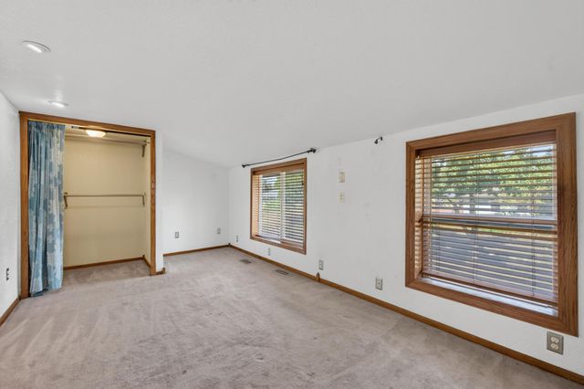 1498 Hazelwood Street, Saint Paul, MN 55106