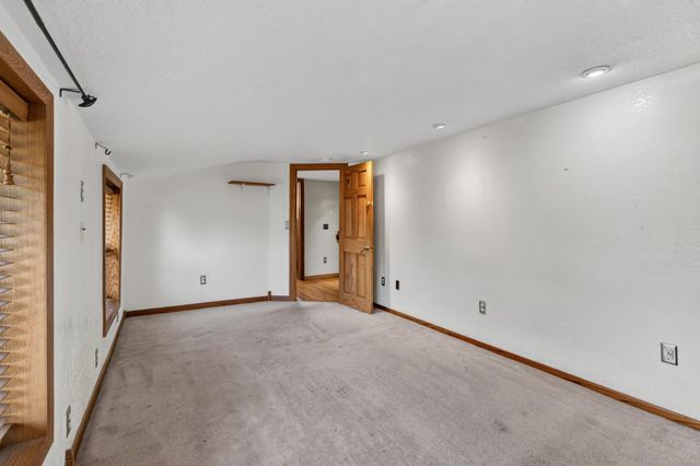 1498 Hazelwood Street, Saint Paul, MN 55106