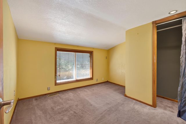 1498 Hazelwood Street, Saint Paul, MN 55106