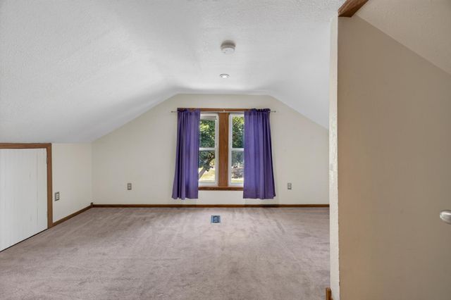 1498 Hazelwood Street, Saint Paul, MN 55106