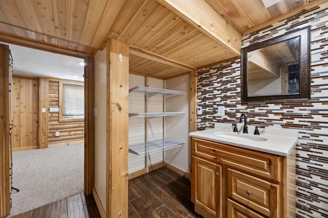 1498 Hazelwood Street, Saint Paul, MN 55106