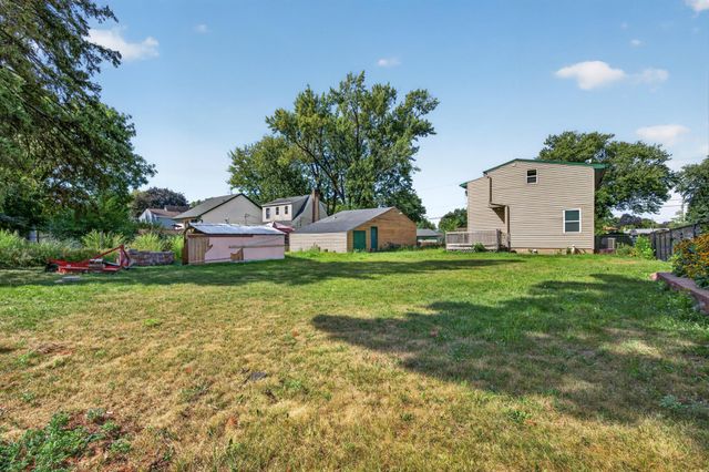 1498 Hazelwood Street, Saint Paul, MN 55106