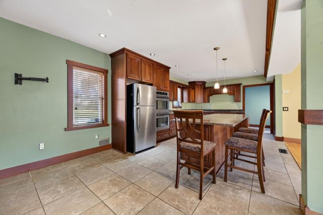 1498 Hazelwood Street, Saint Paul, MN 55106