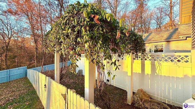 42 Tarnwood Drive, Brandenburg, KY 40108