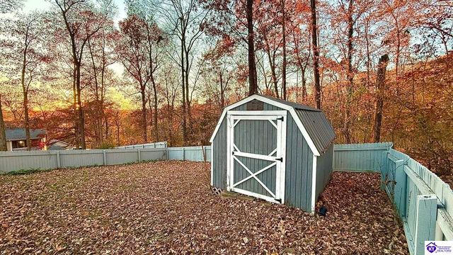 42 Tarnwood Drive, Brandenburg, KY 40108