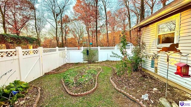 42 Tarnwood Drive, Brandenburg, KY 40108