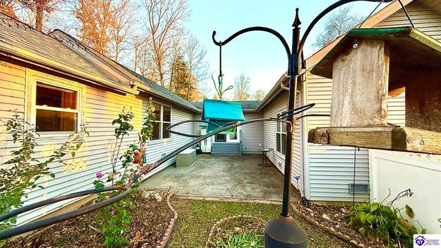 42 Tarnwood Drive, Brandenburg, KY 40108