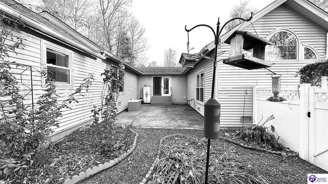 42 Tarnwood Drive, Brandenburg, KY 40108