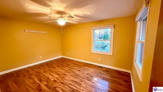 42 Tarnwood Drive, Brandenburg, KY 40108