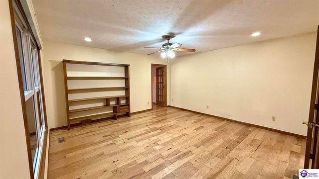 42 Tarnwood Drive, Brandenburg, KY 40108