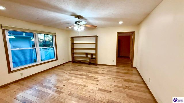 42 Tarnwood Drive, Brandenburg, KY 40108