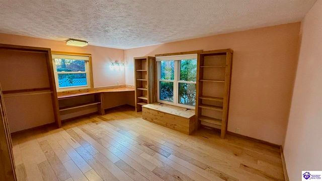 42 Tarnwood Drive, Brandenburg, KY 40108