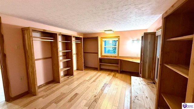 42 Tarnwood Drive, Brandenburg, KY 40108