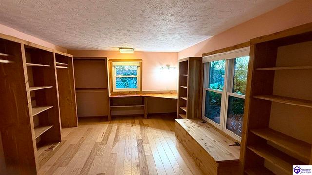 42 Tarnwood Drive, Brandenburg, KY 40108