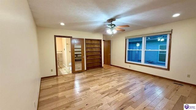 42 Tarnwood Drive, Brandenburg, KY 40108