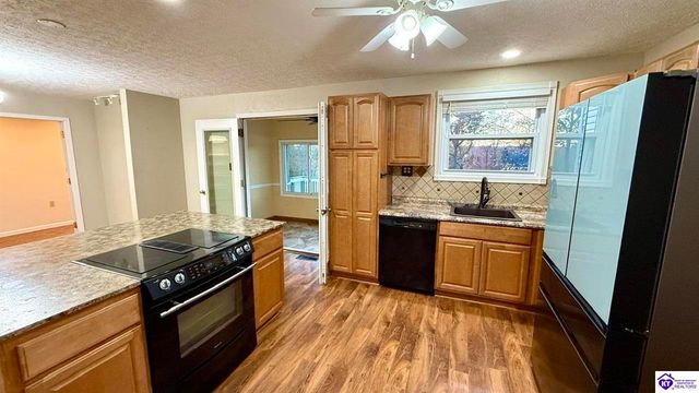 42 Tarnwood Drive, Brandenburg, KY 40108