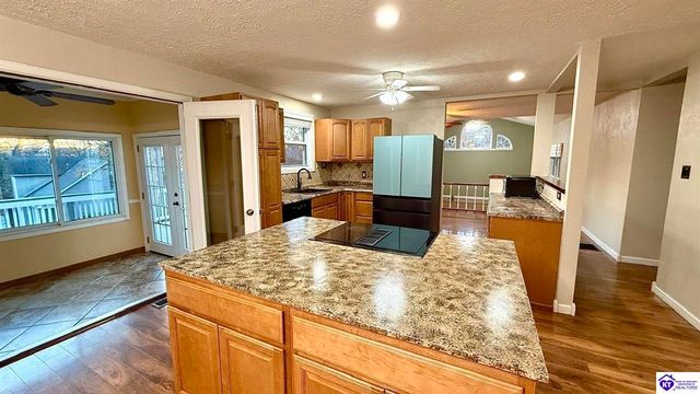 42 Tarnwood Drive, Brandenburg, KY 40108