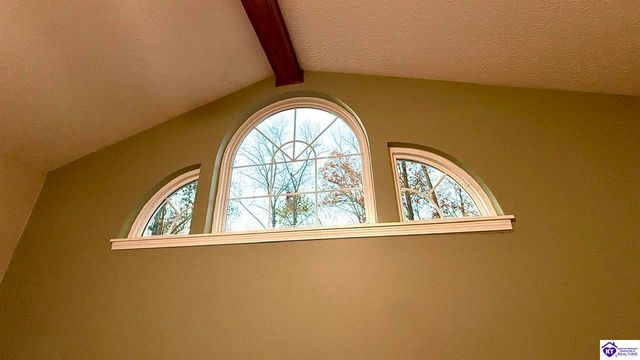 42 Tarnwood Drive, Brandenburg, KY 40108