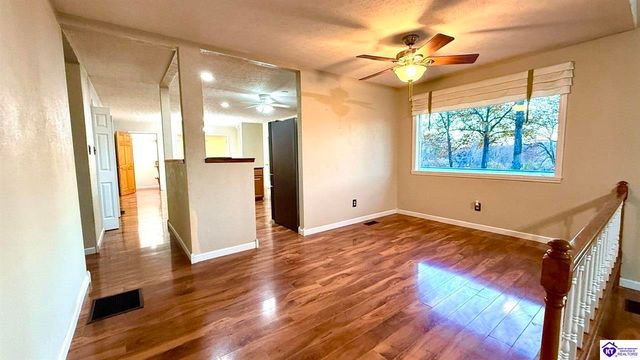 42 Tarnwood Drive, Brandenburg, KY 40108