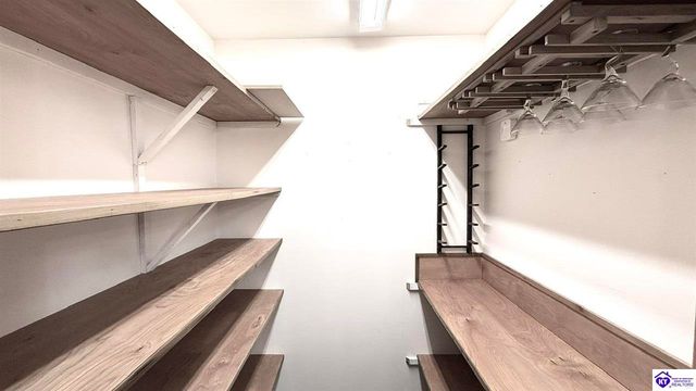 42 Tarnwood Drive, Brandenburg, KY 40108