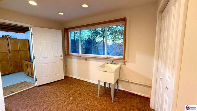 42 Tarnwood Drive, Brandenburg, KY 40108