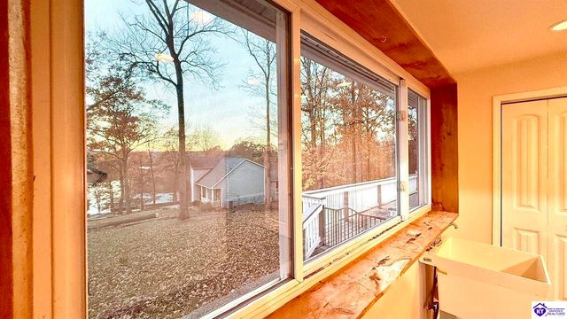 42 Tarnwood Drive, Brandenburg, KY 40108