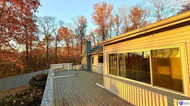 42 Tarnwood Drive, Brandenburg, KY 40108